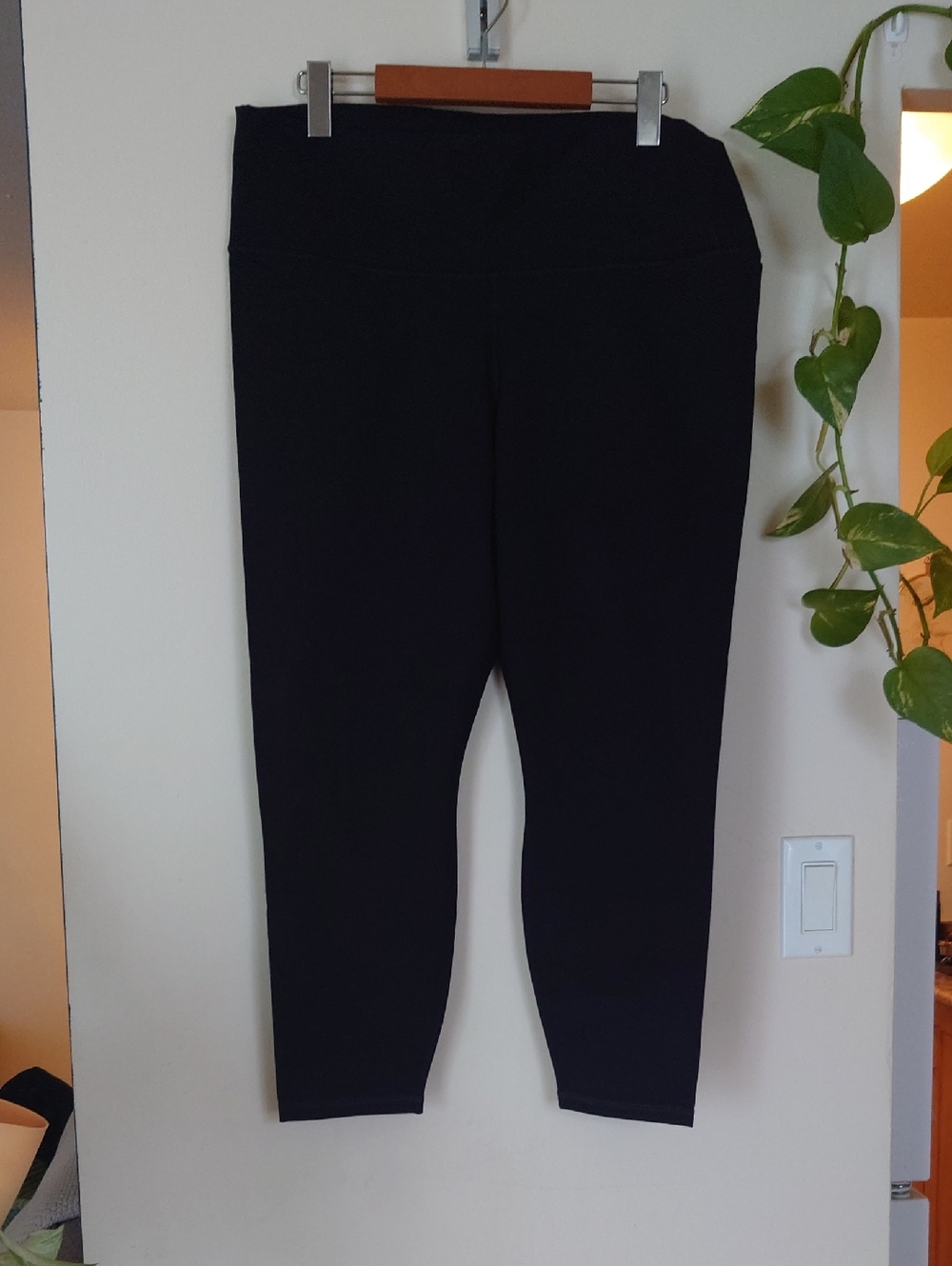 Fabletics Black High-Rise Leggings - Slim Fit